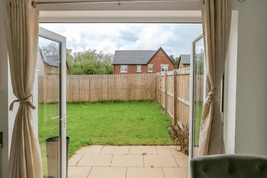 3 Bed In Peaceful Village Darlington Middleton One Row