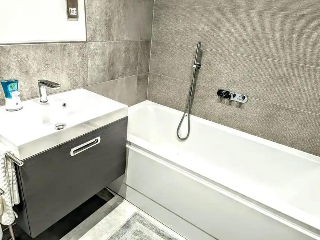 3 Bed In Peaceful Village Darlington Holiday home Middleton One Row